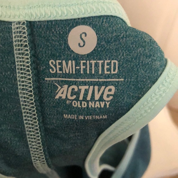 Semi fitted active by Old Navy tank top small - Picture 3 of 3